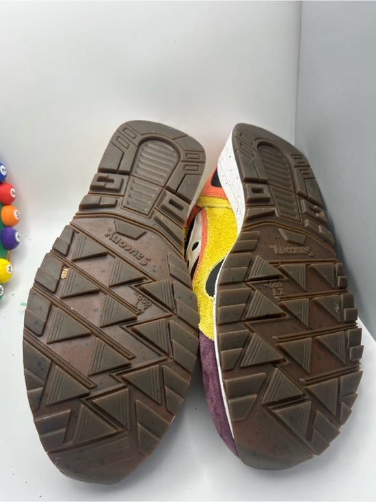 Saucony “shadow 6000 pool hall” ? size 11